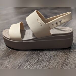 Crocs Women's Brooklyn Low Wedge Sandals Size 7